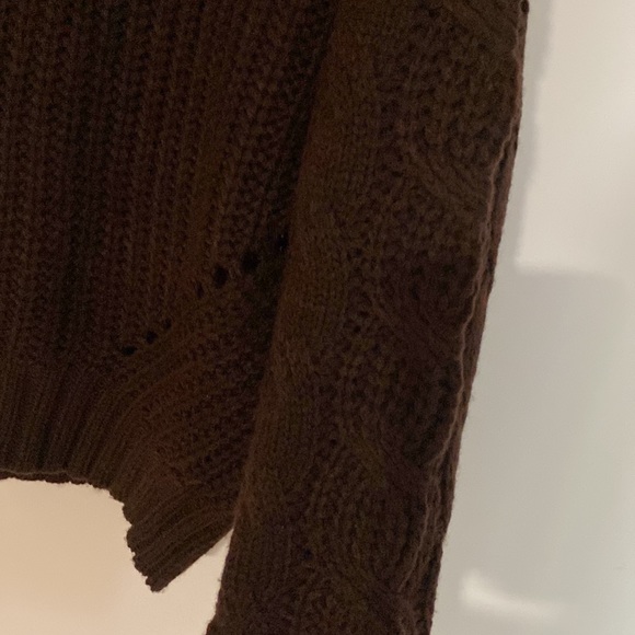 John and Jenn cable knit sweater with shoulder cut out. - Picture 2 of 4